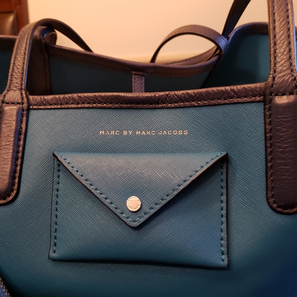 Handbag - Picture 3 of 7